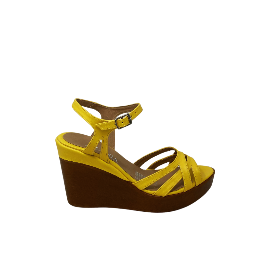 Plataforma suela cafe diseño amarillo